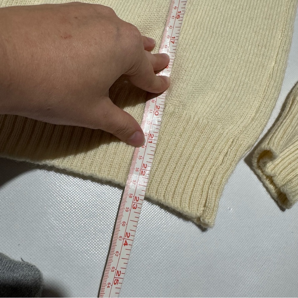 Vtg Cottage Core 100% Wool Embroidered‎ Needlepoint Floral Sweater Medium Granny - Picture 8 of 8